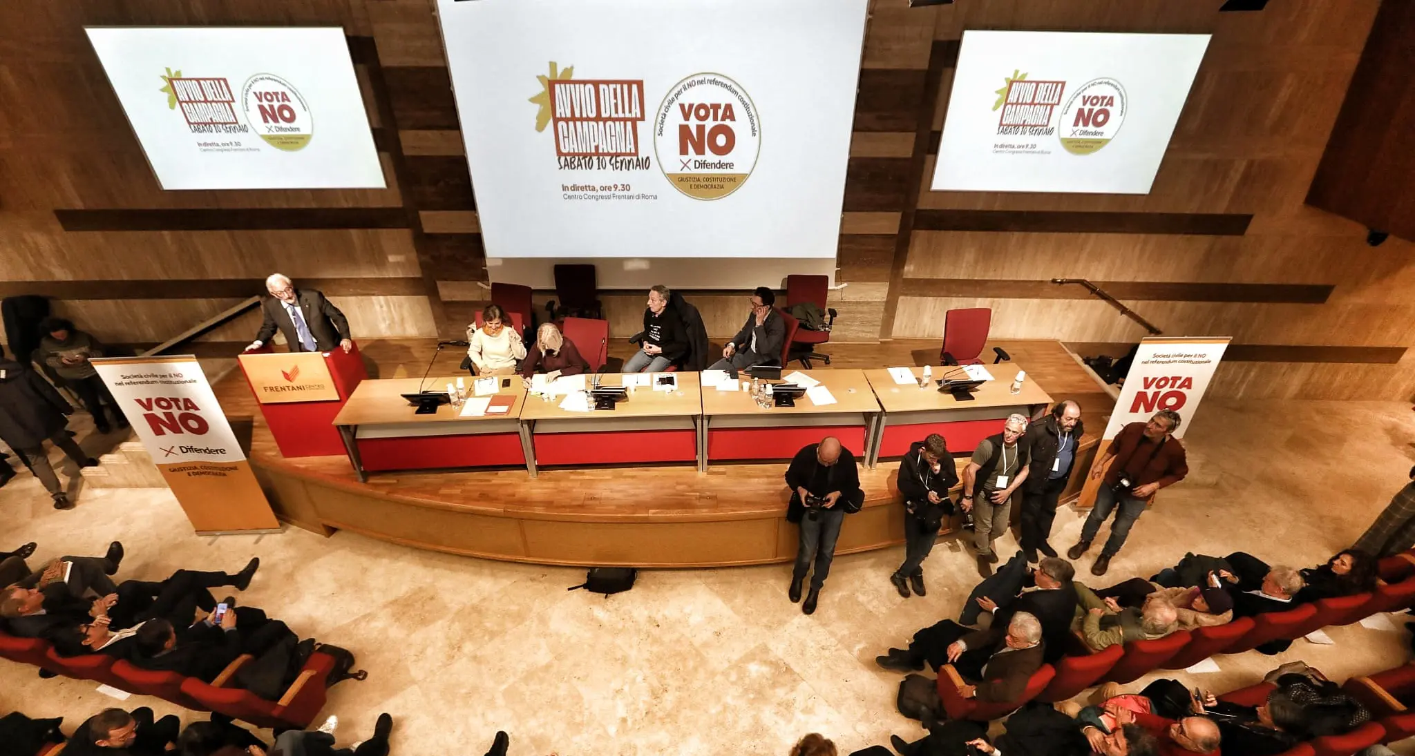 Il governo teme successo firme e vuole strozzare il dibattito pubblico