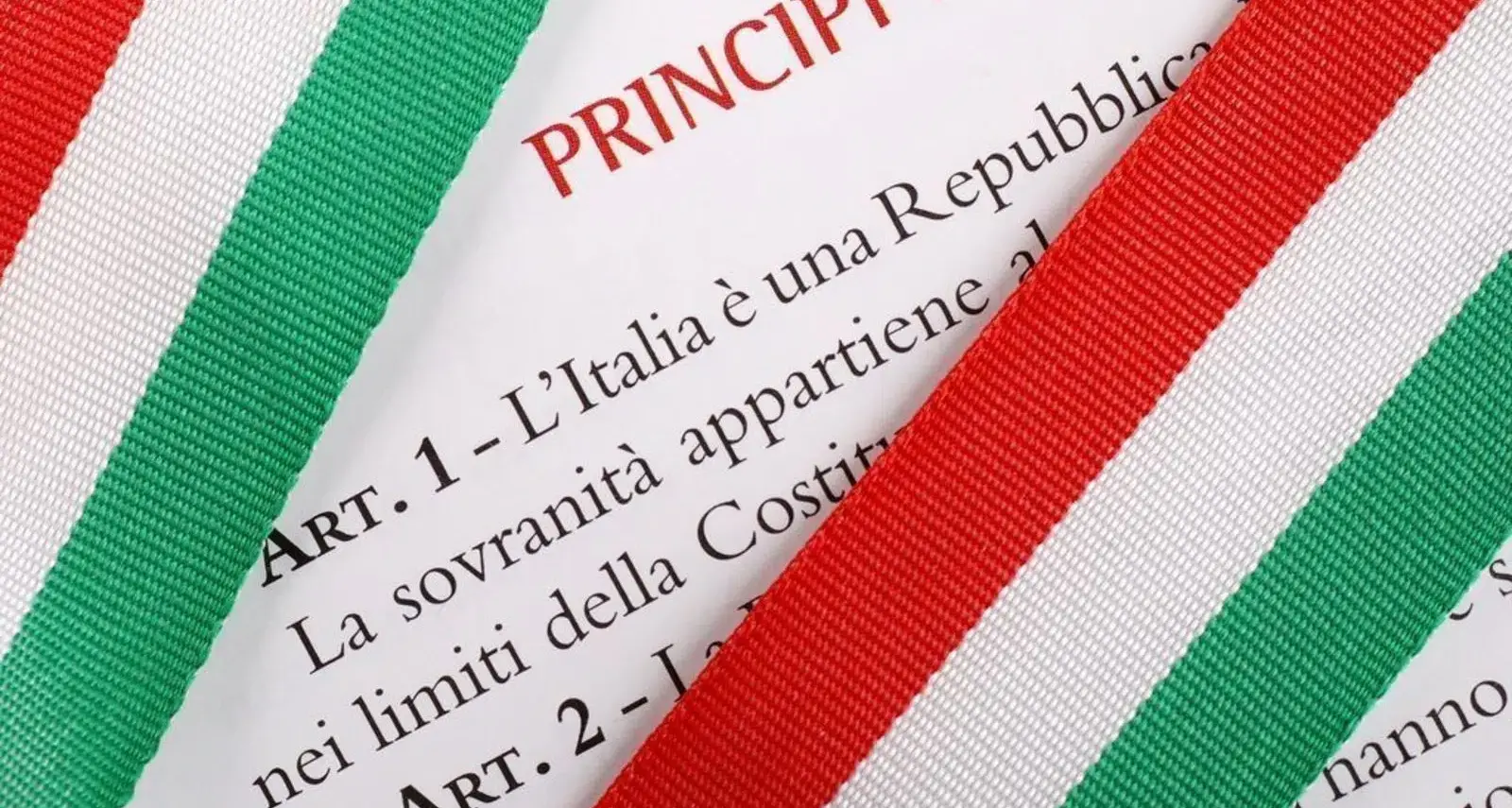 170 professori di diritto costituzionale e pubblico: NO ad una riforma m aldestra e pericolosa che stravolge gli equilibri della nostra Costituzione